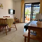Michelle 20 Sur Y Sol Cristianos * Los Cristianos (Tenerife)